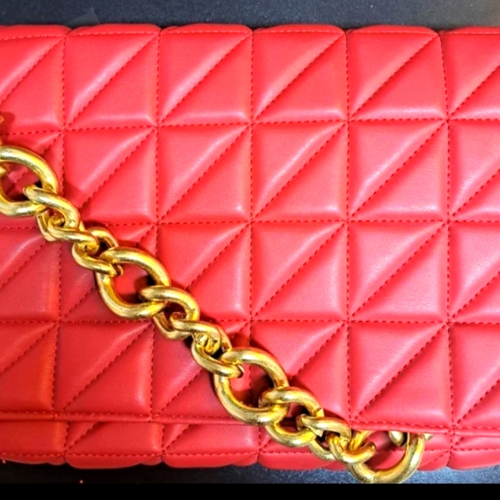 Quilted Chain Shoulder Handbag